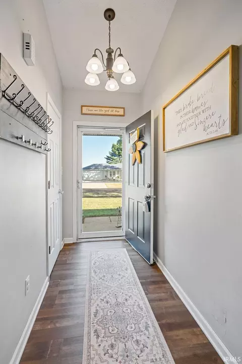 516 Nancy Dr, Sweetser, IN 46987 photo 7