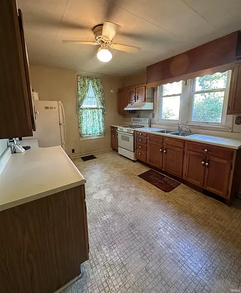 Kitchen - 1308 E Van Trees St, Washington, IN 47501 photo 2 of 4