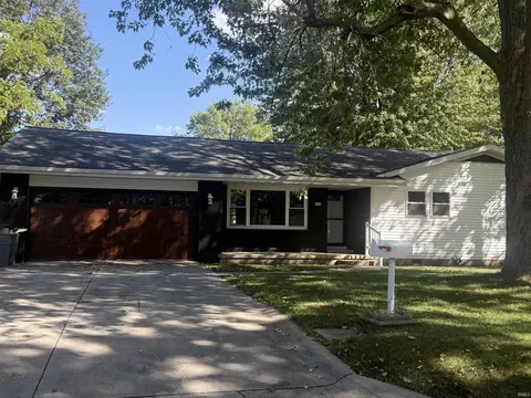 1208 N Mulberry St, Hartford City, IN 47348