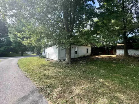 248 E Oak St, Campbellsburg, IN 47108