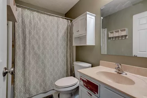 Bath - 4521 Emma Dr, Evansville, IN 47711 photo 1 of 2