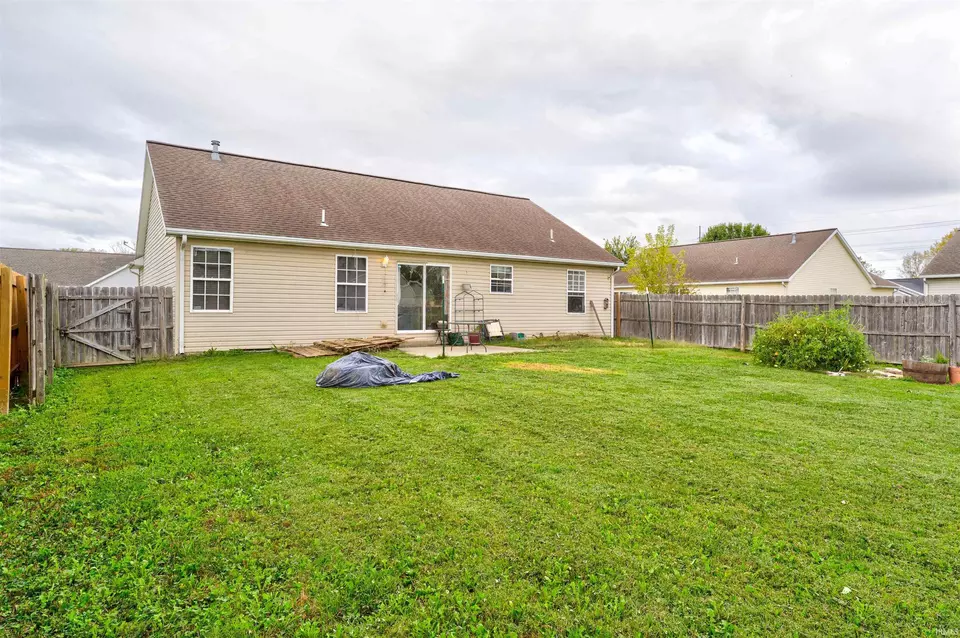 Exterior - 4521 Emma Dr, Evansville, IN 47711 photo 5 of 8