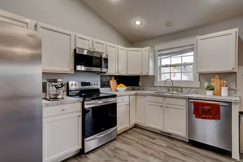 Kitchen - 4521 Emma Dr, Evansville, IN 47711 photo 1 of 2