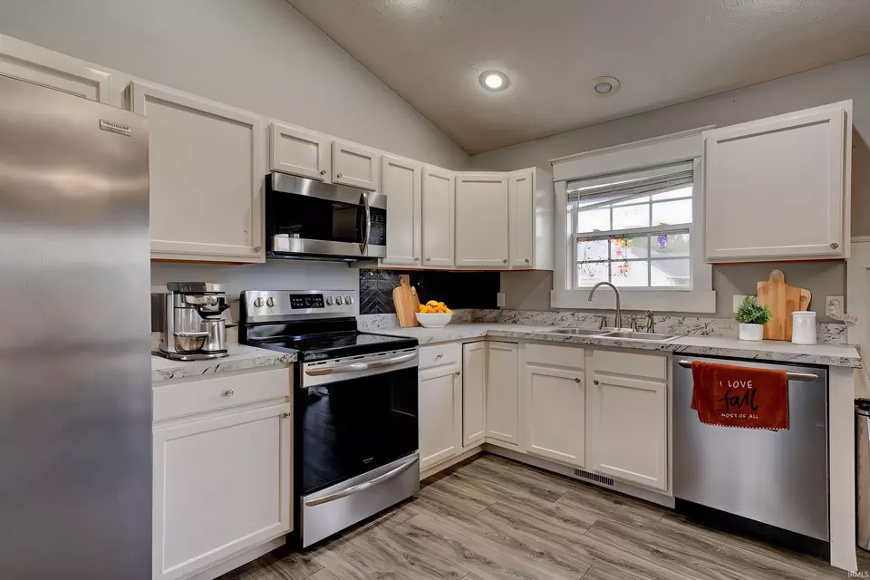 Kitchen - 4521 Emma Dr, Evansville, IN 47711 photo 1 of 2