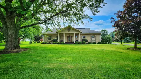 811 N Columbia St, Union City, IN 47390