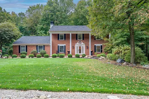 12225 Amber Ridge Dr, Fort Wayne, IN 46814