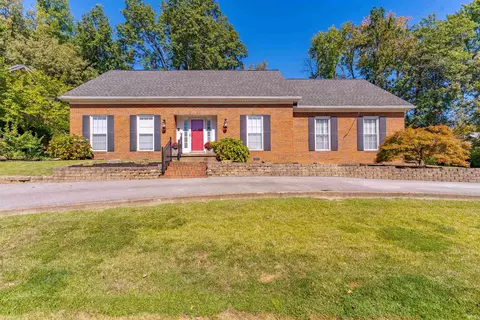 3824 Eastbrooke Dr, Evansville, IN 47711