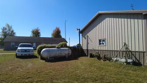 Exterior - 7563 E 600 N Rd, Monticello, IN 47960 photo 5 of 7