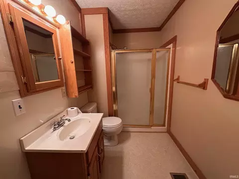 107 W Hancock Ave, Mitchell, IN 47446 photo 11