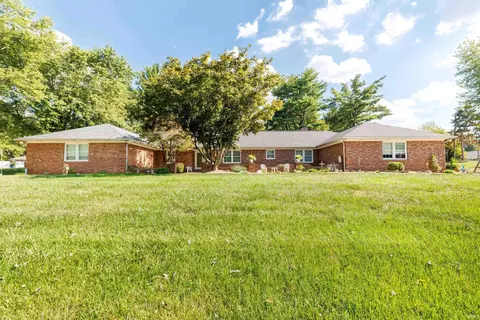 3165 Hazelwood Dr, Vincennes, IN 47591