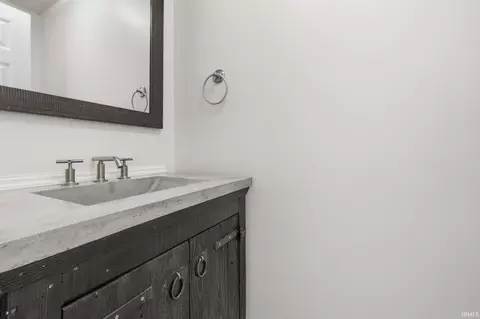 2394 E Winding Brook Cir, Bloomington, IN 47401 photo 9