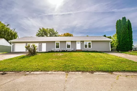 221 W Paulette Ave, Gaston, IN 47342