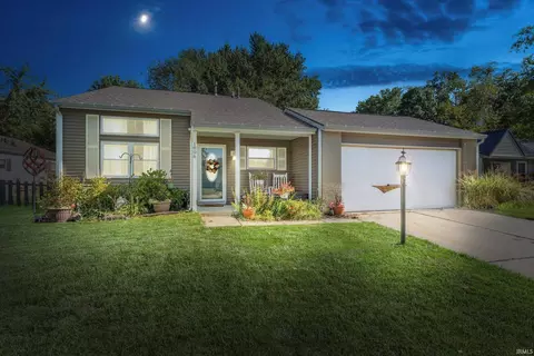 1806 Woodland Dr, Elkhart, IN 46514