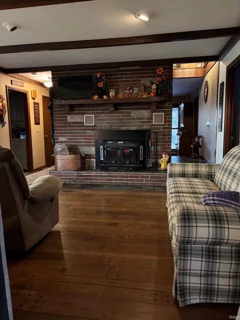 Living - 902 E 8th St, Fowler, IN 47944 photo 2 of 3