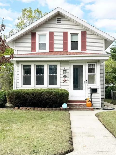 301 Eckman St, South Bend, IN 46614 photo 2
