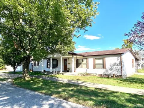 210 NE St, Linton, IN 47441