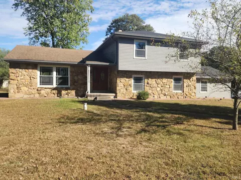 308 Longtree Ln, Logansport, IN 46947