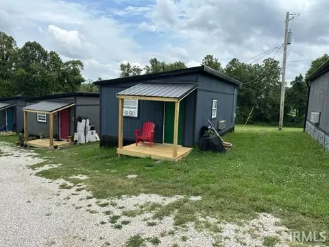 520 SE 3rd St, Paoli, IN 47454