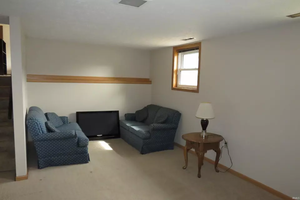 Living - 940 N Southland Dr, Lafayette, IN 47909 photo 1 of 1