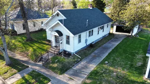 316 W 8th St, Bicknell, IN 47512
