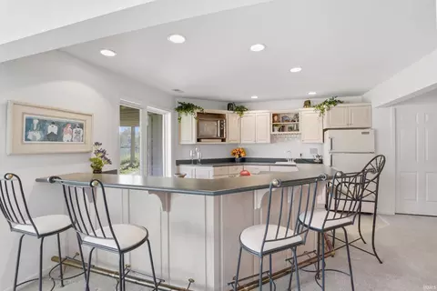 Kitchen - 1516 Sevan Lake Ct, Fort Wayne, IN 46825 photo 4 of 5