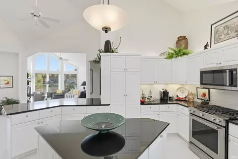 Kitchen - 1516 Sevan Lake Ct, Fort Wayne, IN 46825 photo 3 of 5