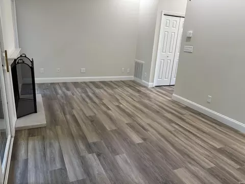 Living - 1925 E Waters Edge Dr, Bloomington, IN 47401 photo 2 of 3