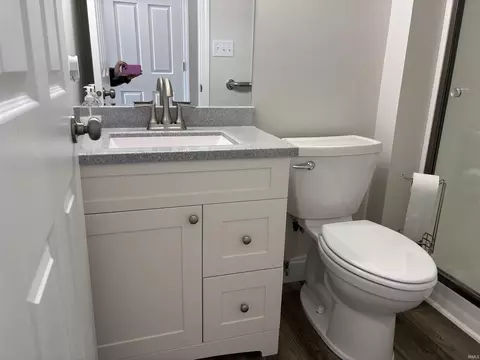 Bath - 1925 E Waters Edge Dr, Bloomington, IN 47401 photo 2 of 2