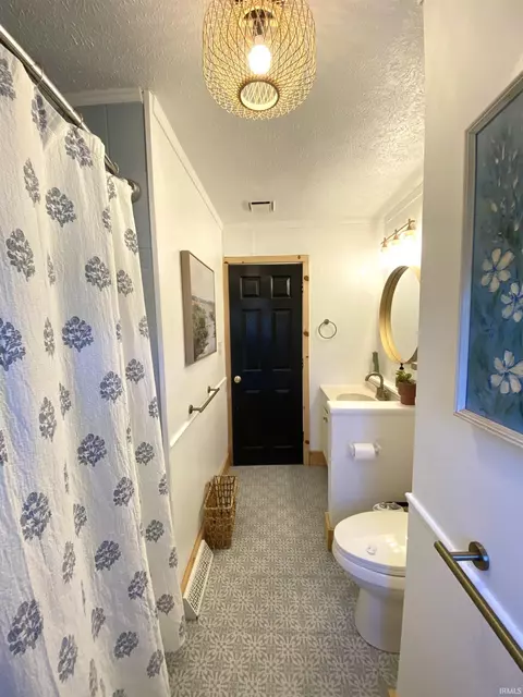 Bath - 151 Pleasant View Dr, Mitchell, IN 47446 photo 3 of 3