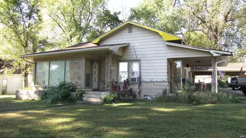 1003 N Main St, Winslow, IN 47598