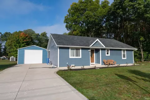 56131 Butternut Rd, South Bend, IN 46619