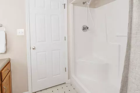 Bath - 1004 E Sherbrooke Dr, Bloomington, IN 47401 photo 2 of 3