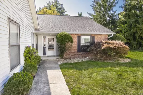 Exterior - 1004 E Sherbrooke Dr, Bloomington, IN 47401 photo 2 of 4