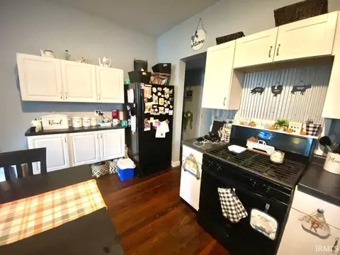 Kitchen - 8065 E Terhune St, Dugger, IN 47848 photo 4 of 5