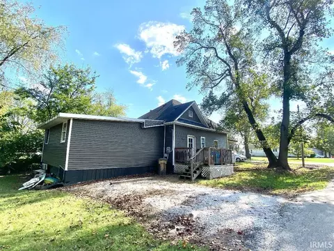 Exterior - 8065 E Terhune St, Dugger, IN 47848 photo 5 of 7