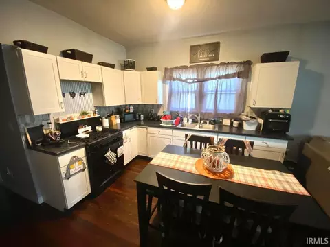 Kitchen - 8065 E Terhune St, Dugger, IN 47848 photo 2 of 5