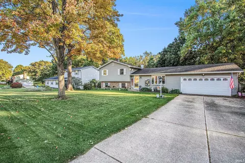 16672 Valley Forge Ln, Granger, IN 46530 photo 2