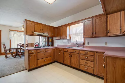 105 E Section St, Claypool, IN 46510 photo 8