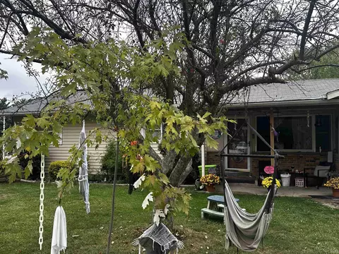704 W North St, Fremont, IN 46737