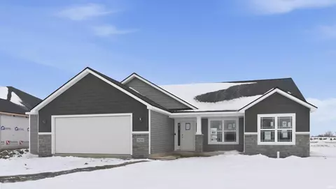 5038 Chickadee Dr, Woodburn, IN 46797