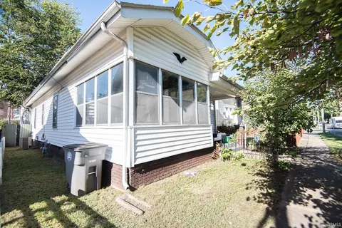 607 Barnett St, Vincennes, IN 47591
