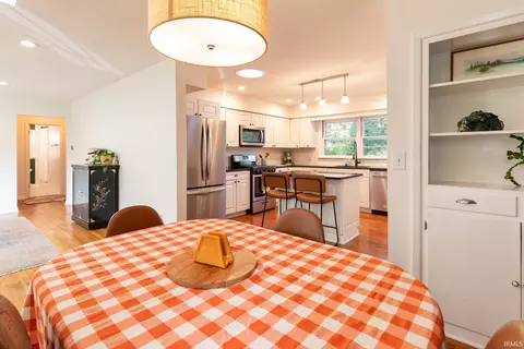 Dining - 1909 E Viva Dr, Bloomington, IN 47401 photo 2 of 2