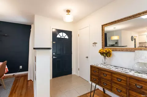 Entry Way - 1909 E Viva Dr, Bloomington, IN 47401 photo 1 of 2