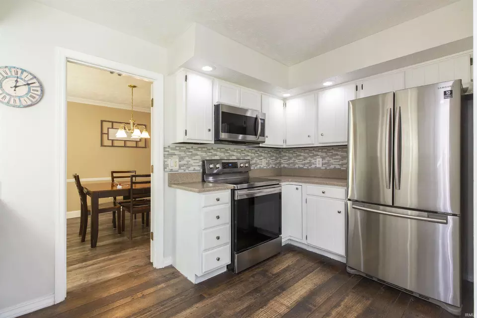 Kitchen - 12012 S Timberline Trce, Granger, IN 46530 photo 2 of 2