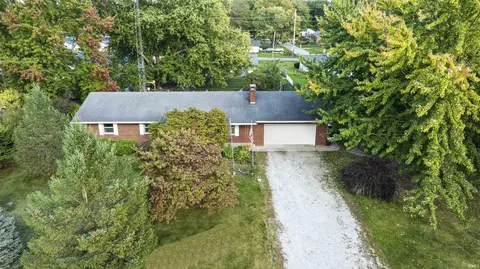 1901 Ironwood Dr, Warsaw, IN 46580