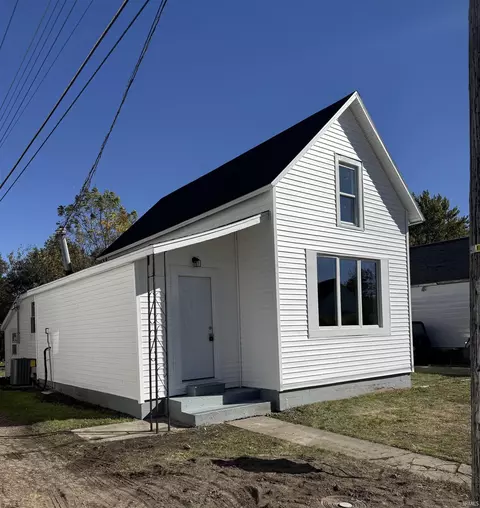 413 S Cherry St, Hartford City, IN 47348