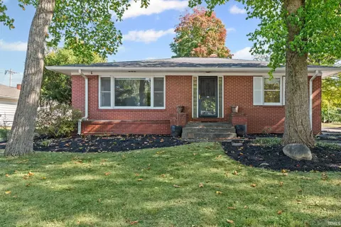 1834 Summit Dr, West Lafayette, IN 47906