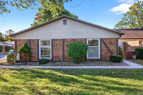 1157 E Commons Dr, Bloomington, IN 47401 photo 2