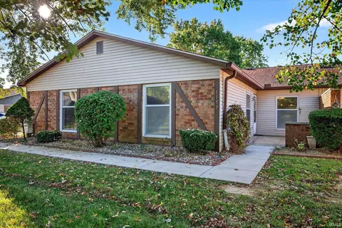 1157 E Commons Dr, Bloomington, IN 47401 photo 1
