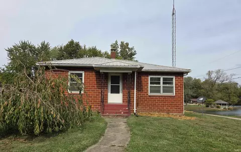 Exterior - 314 Elnora St, Odon, IN 47562 photo 1 of 5